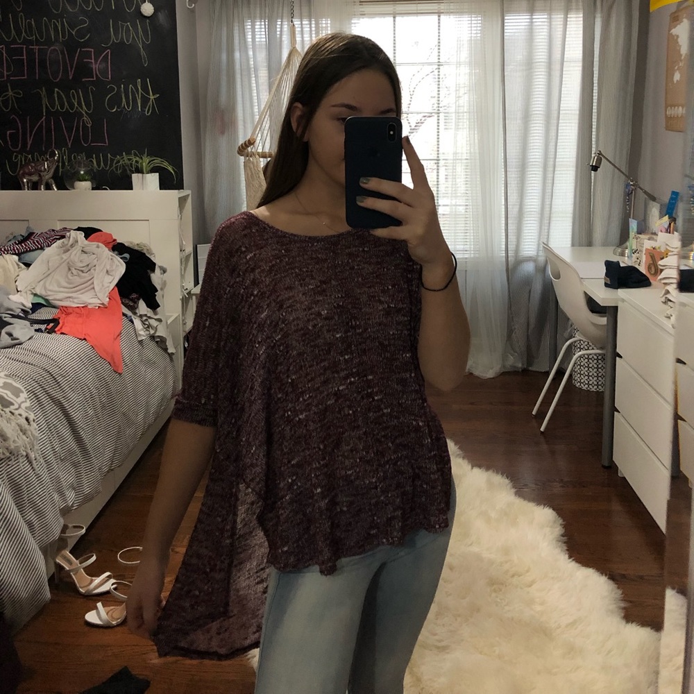 Soft oversized short sleeve sweater! 🌥